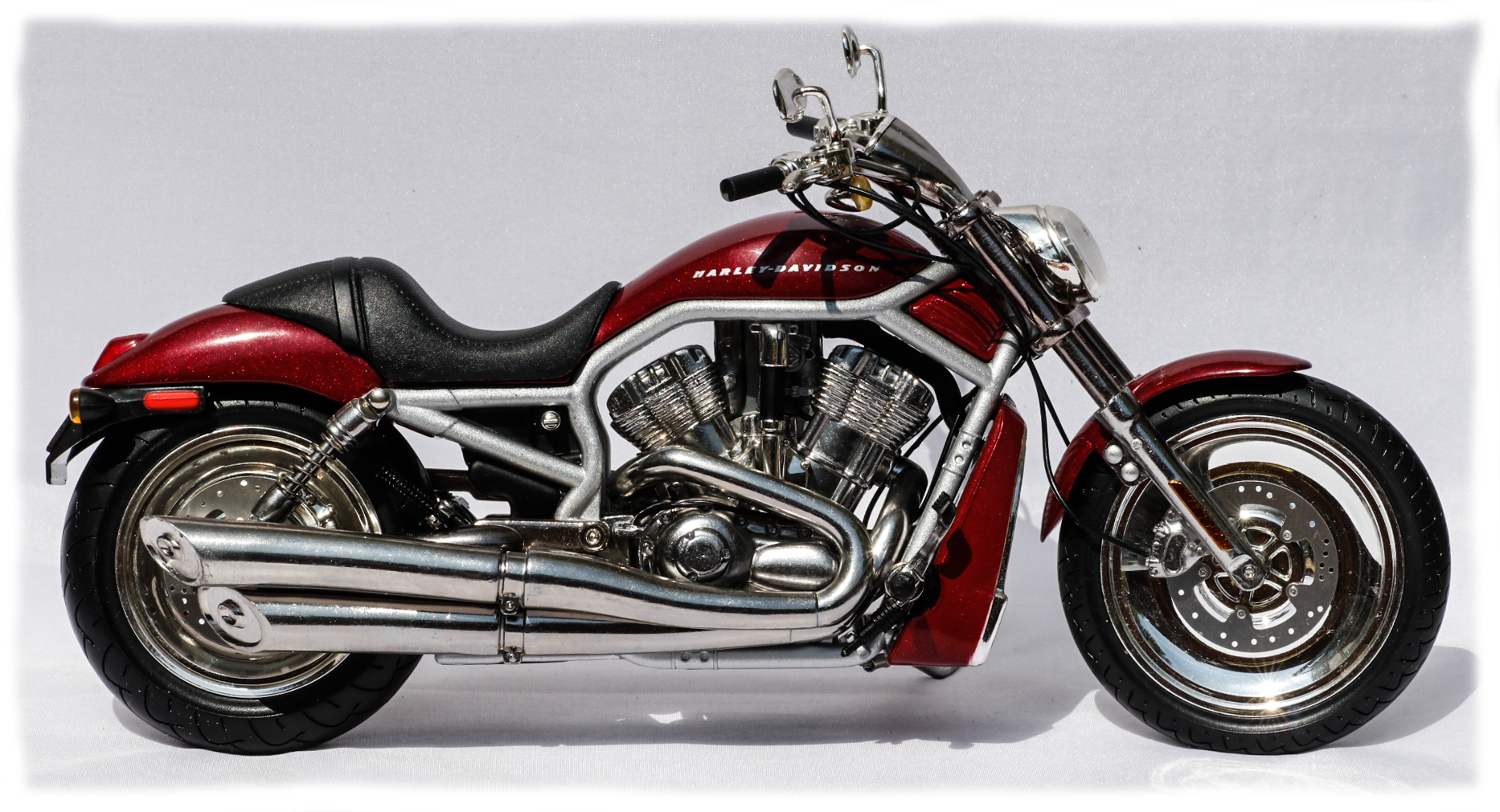 ERTL Harley Davidson V-Rod