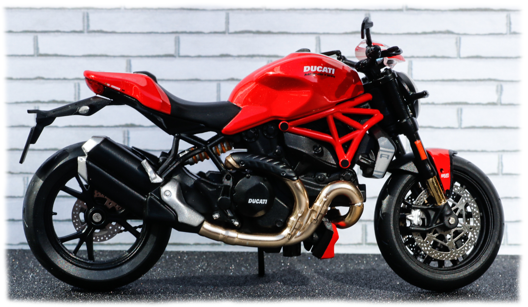Hachette Ducati Monster 1200R