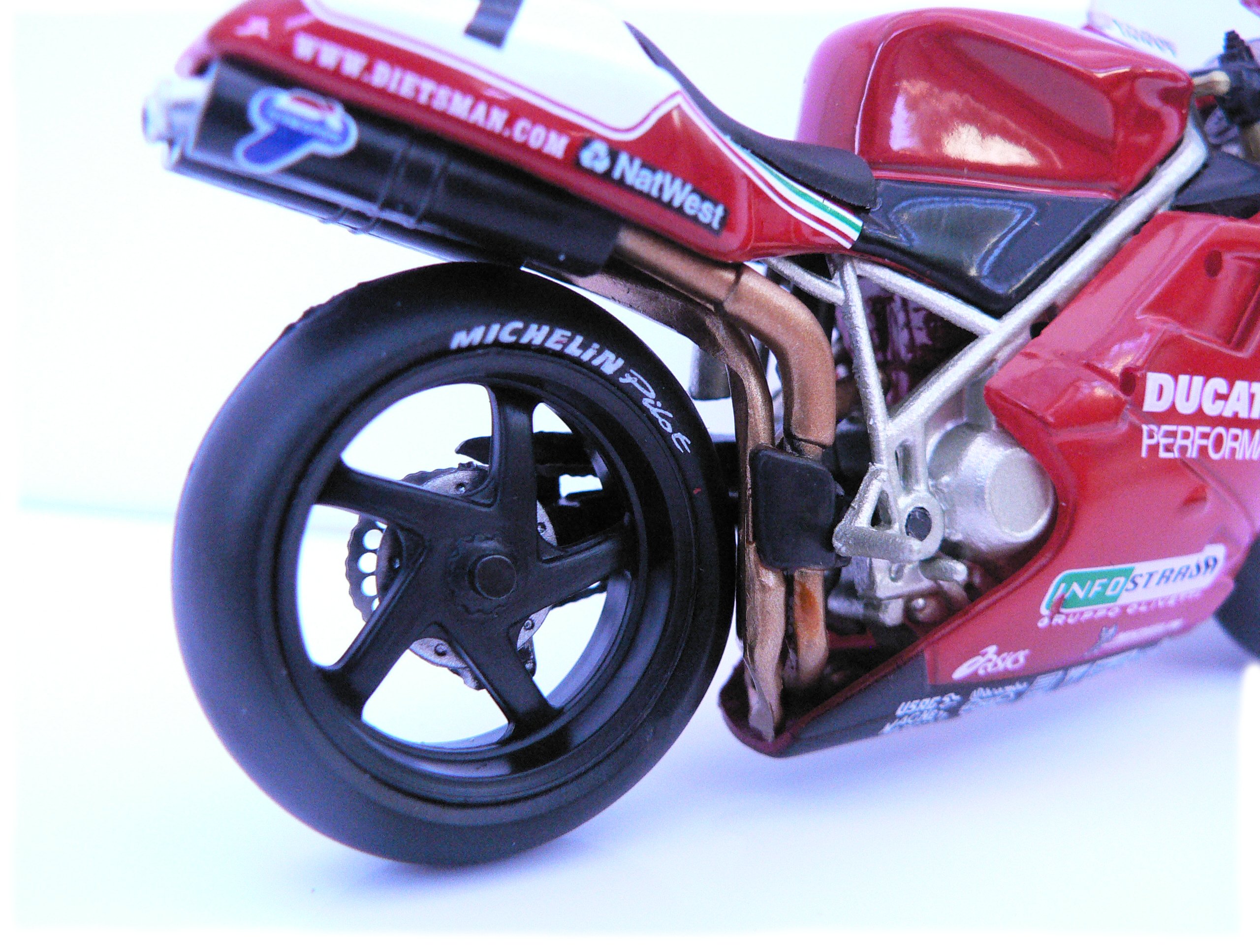 IXO Ducati 995 SB 1999 Carl Fogarty