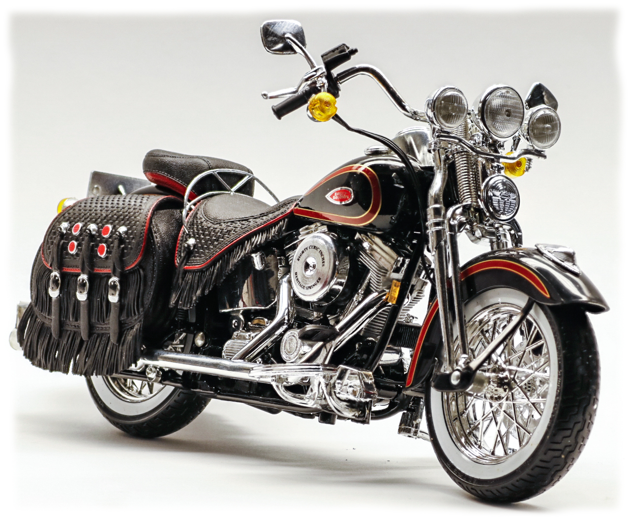 Maisto Harley Davidson FLSTS Heritage Springer 1999