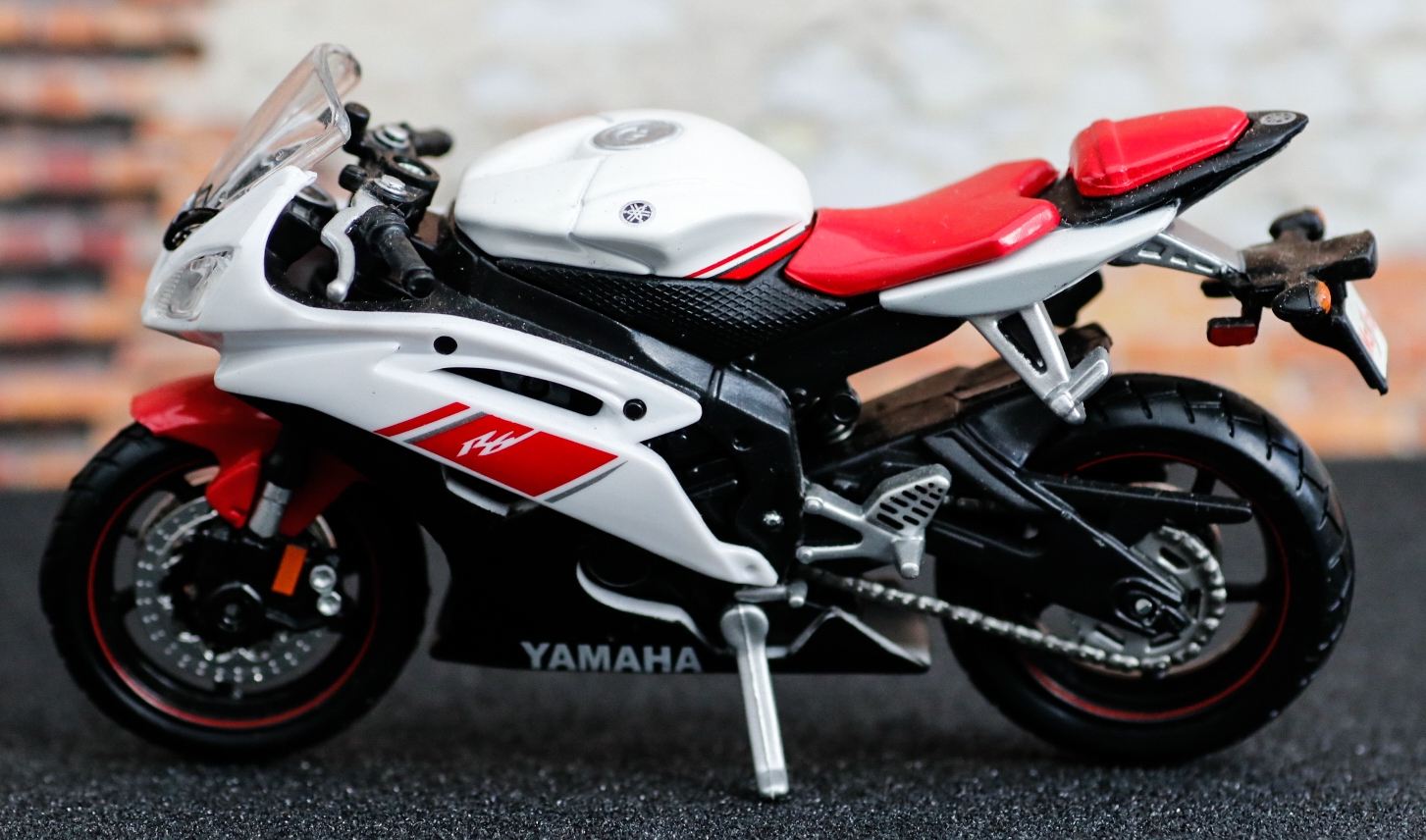 Maisto Yamaha YZF R6