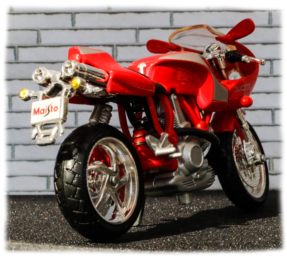 Maisto Ducati MH900E