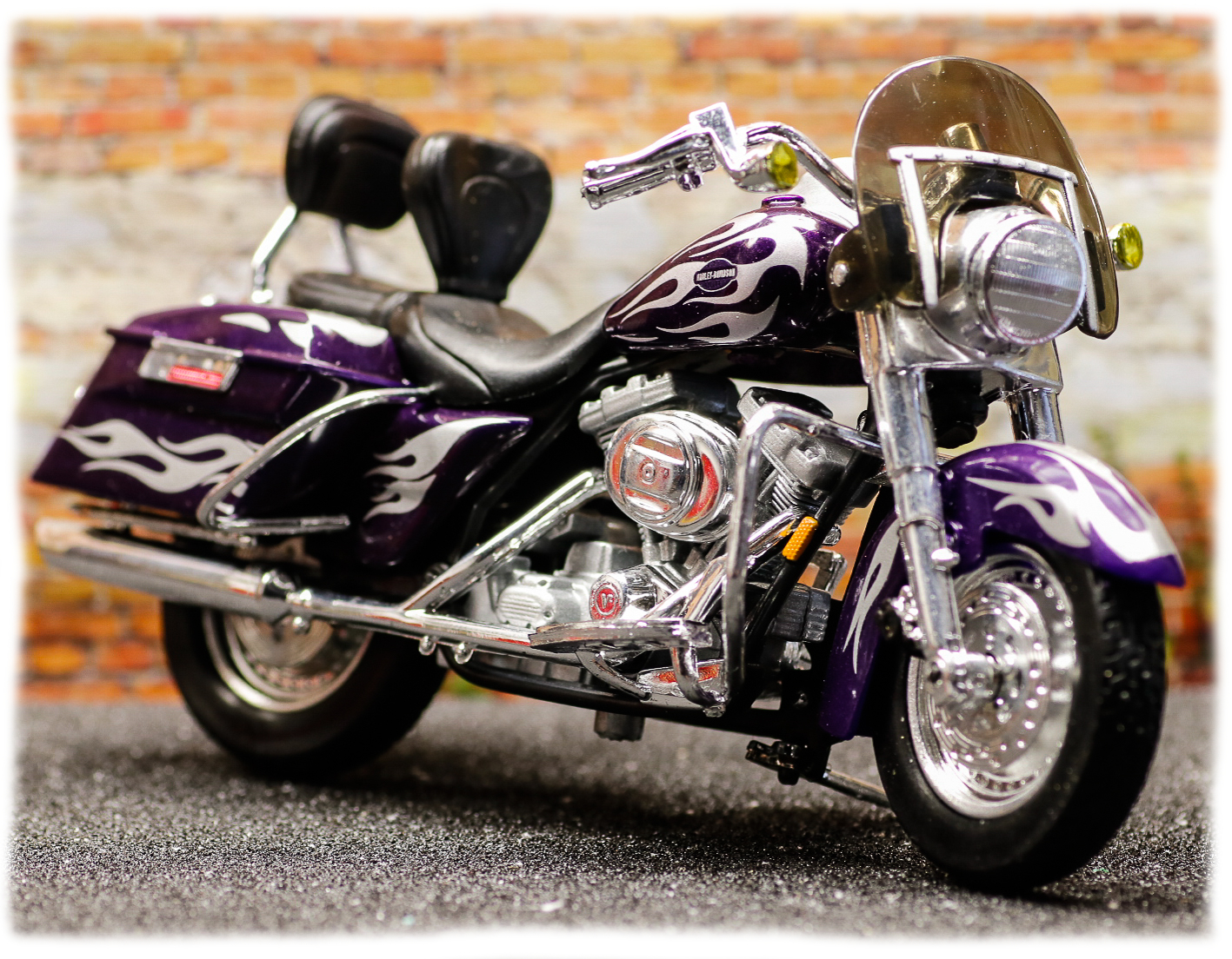 Maisto Harley Davidson FLHRSEI CVO Custom 2002
