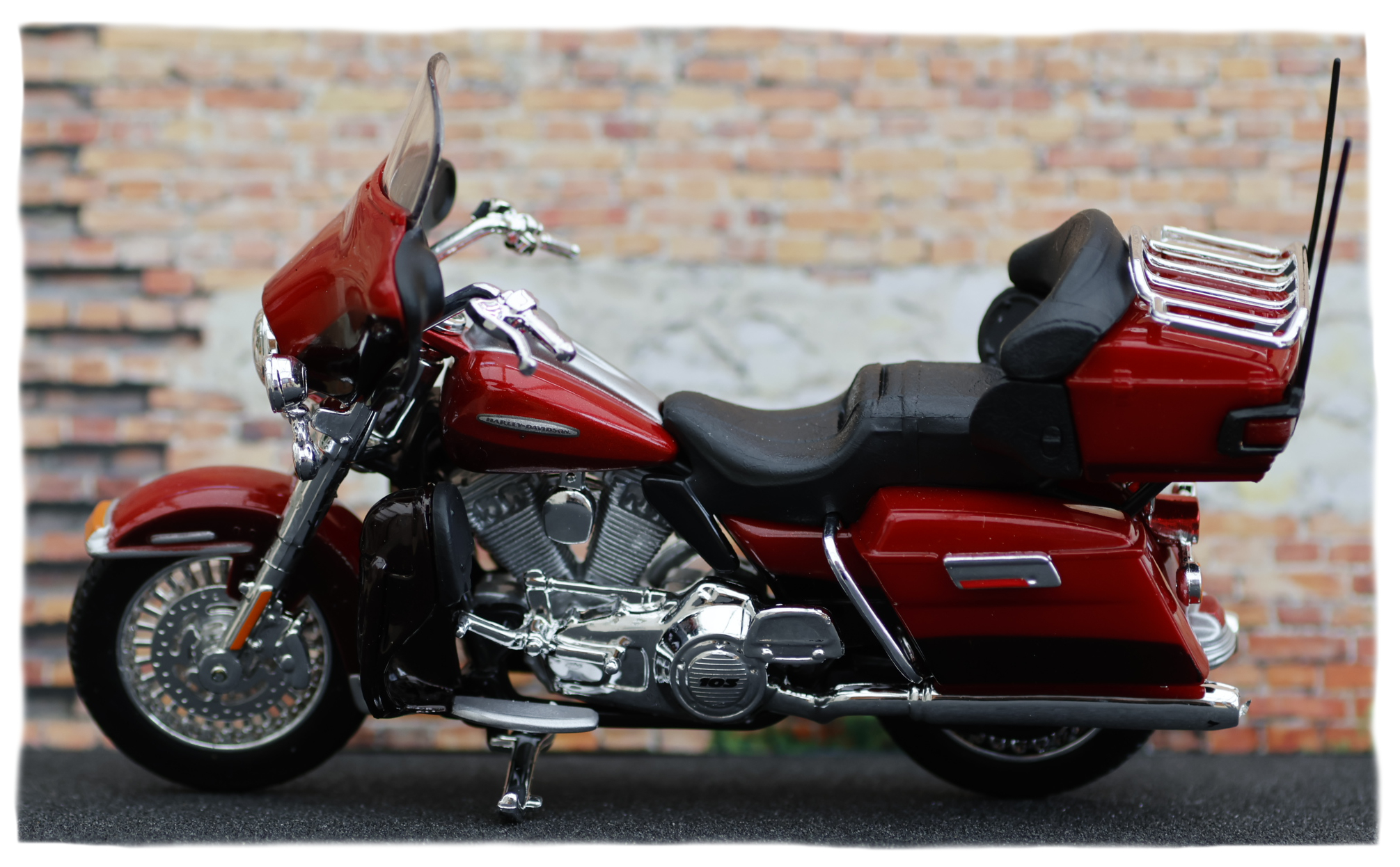 Maisto Harley Davidson FLHTK Electra Glide Ultra Ltd 2013
