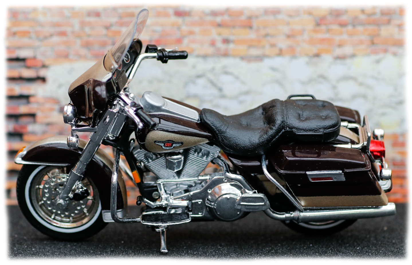 Maisto Harley Davidson FLHT Electra Glide Standard 1998