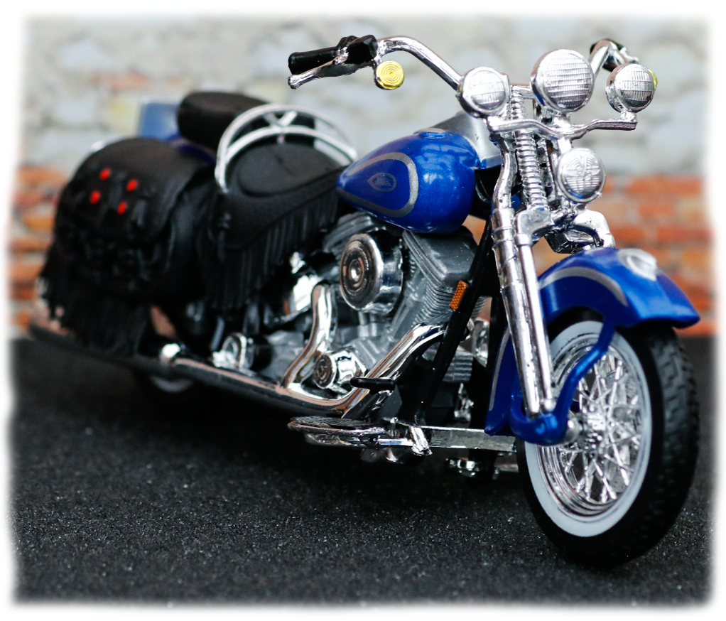 Maisto Harley Davidson FLSTS Heritage Softail Springer 1999