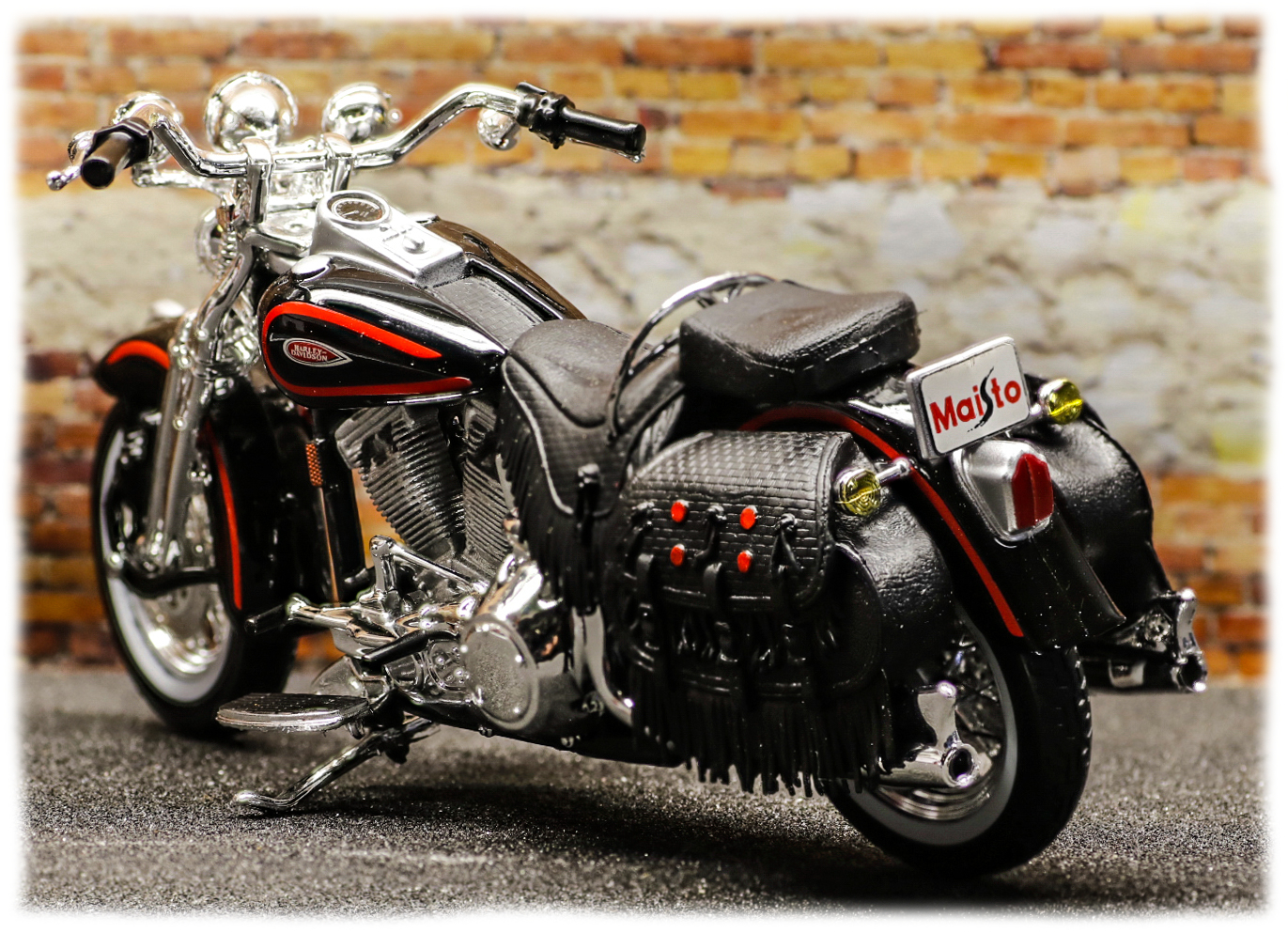 Maisto Harley Davidson FLSTS Heritage Springer 1998