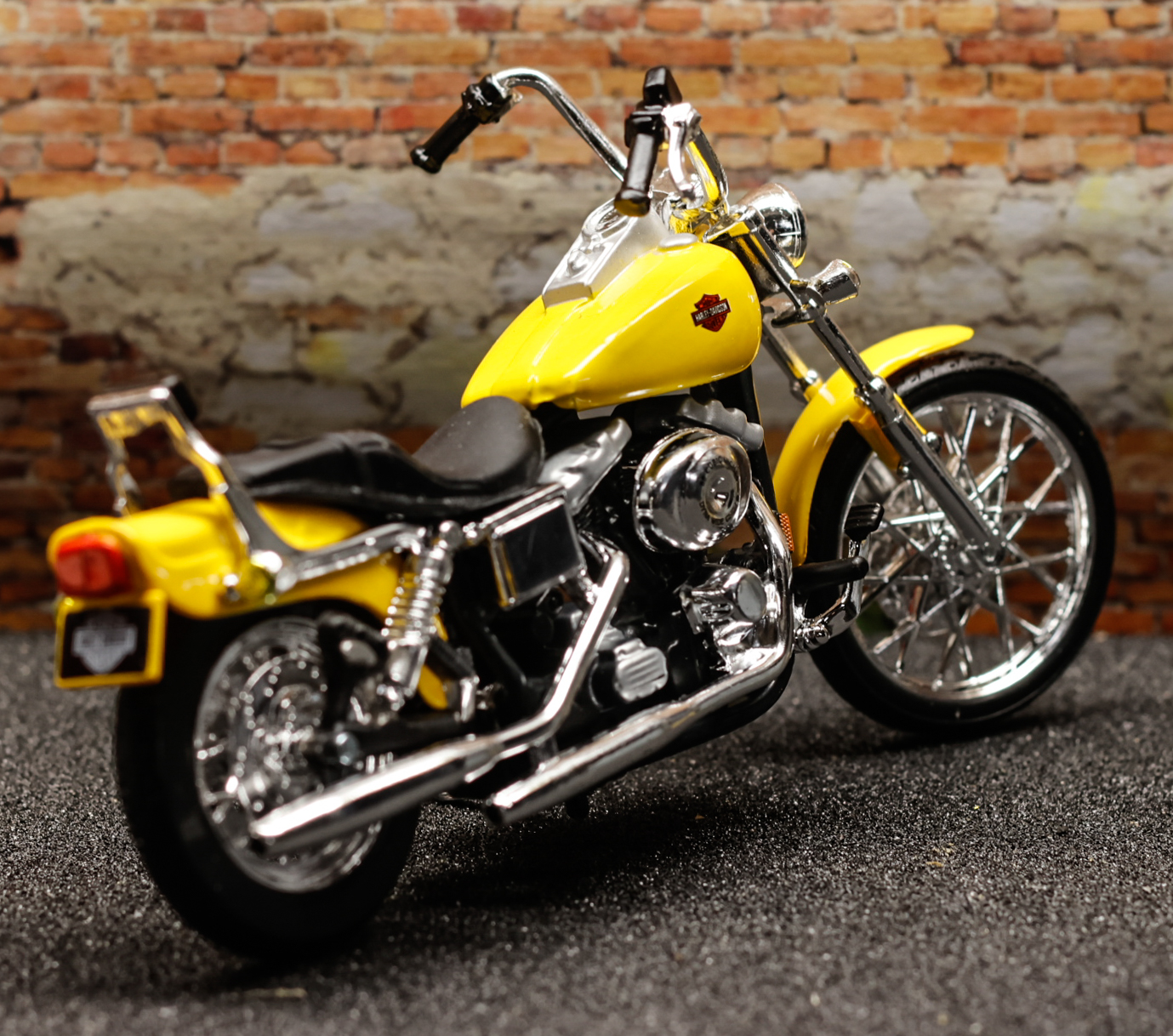 Maisto Harley Davidson FXDWG Dyna Wide Glide 2001