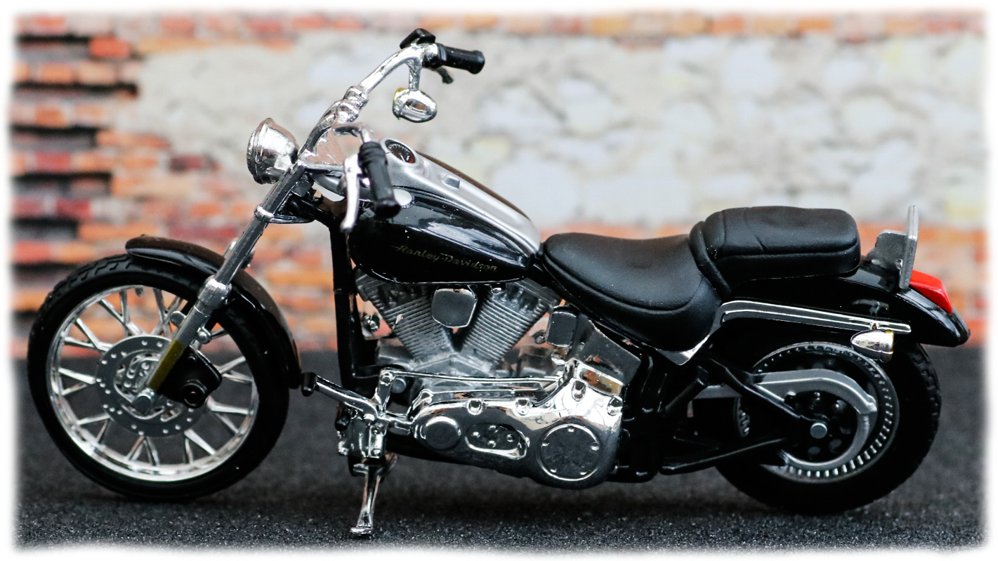 Maisto Harley Davidson FXSTD Softail Deuce 2000