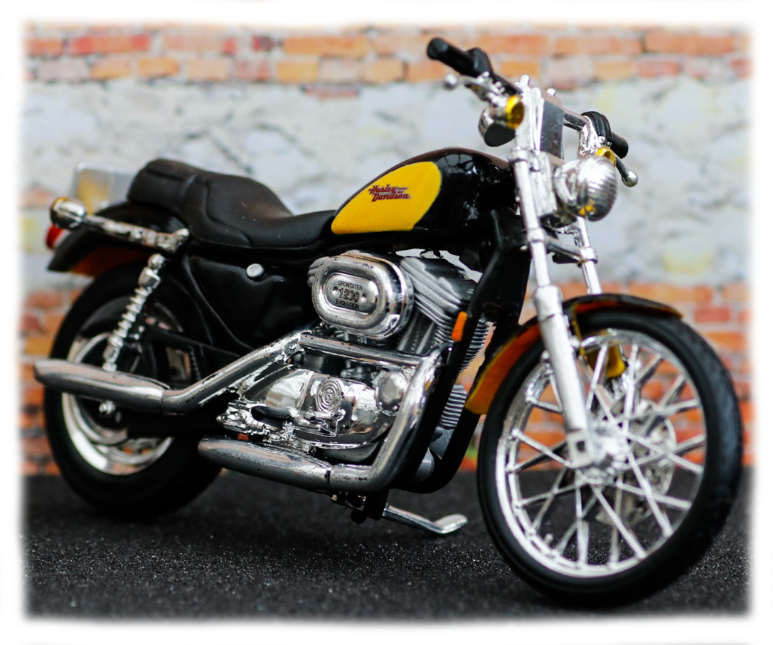 Maisto Harley Davidson XL1200C 2000