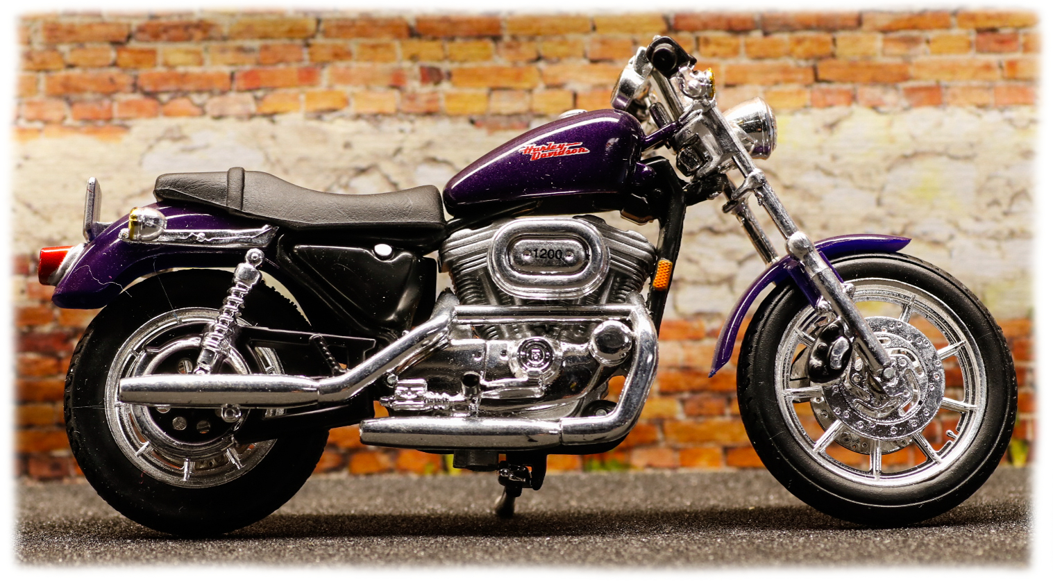 Maisto Harley Davidson XL1200C Sportster 2000